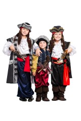 Карнавальные костюмы для мальчиков – Пираты и Охотники